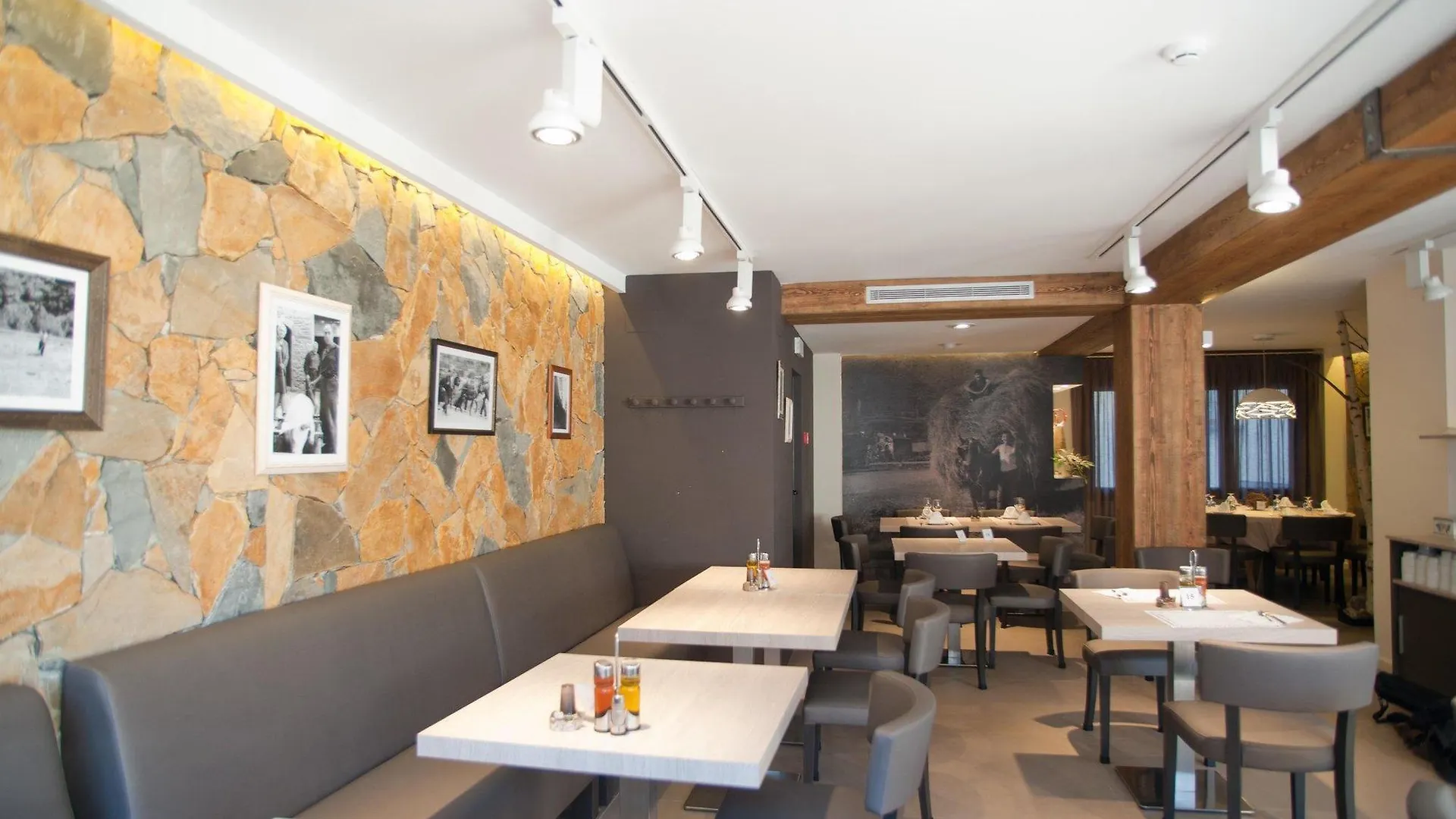 Hotel Victor Rialp 0*,